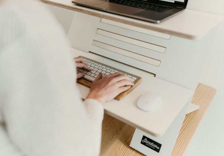 standsome-worklifestyle-zY1ZWW1_CqE-unsplash